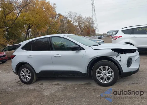 2025 Ford Escape Active z USA, uszkodzony, nr VIN 1FMCU0GN8SUA24749